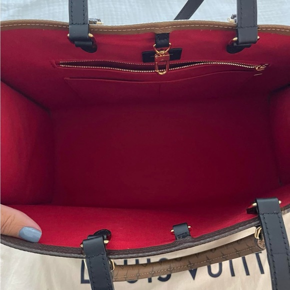 Louis Vuitton Monogram Tote Bag - Picture 3 of 13